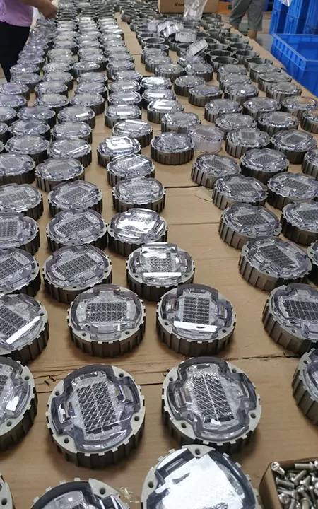 Advantages of Lik123 Soalr Road Studs