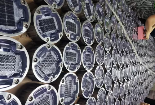 Lik123 Soalr Road Studs Factory