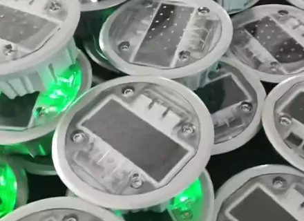 lik 143 soalr road studs wholesale